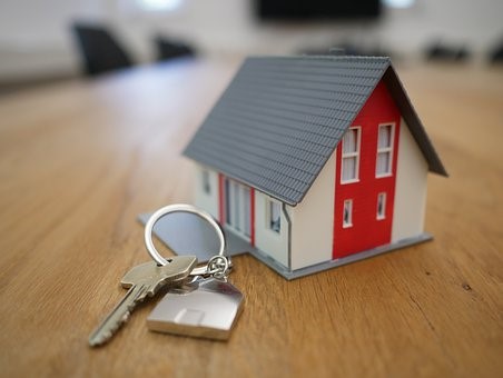 Wat moet u weten voordat u de te koop staande woningen koopt?