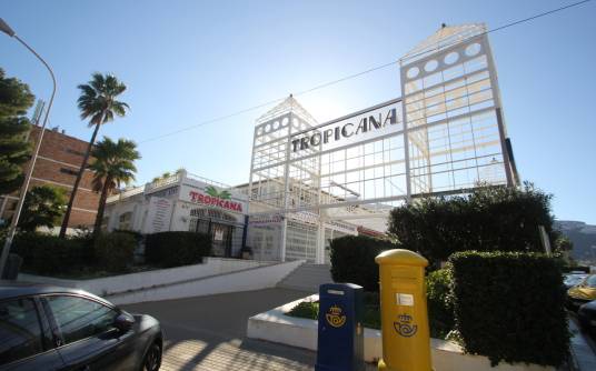 Nieruchomość komercyjna - Sprzedaż - Denia - Denia