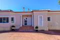 Prachtige villa met zeezicht te koop in Moraira.