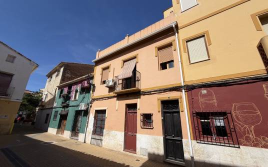 Stadshuis - Uitverkoop - Denia - Port