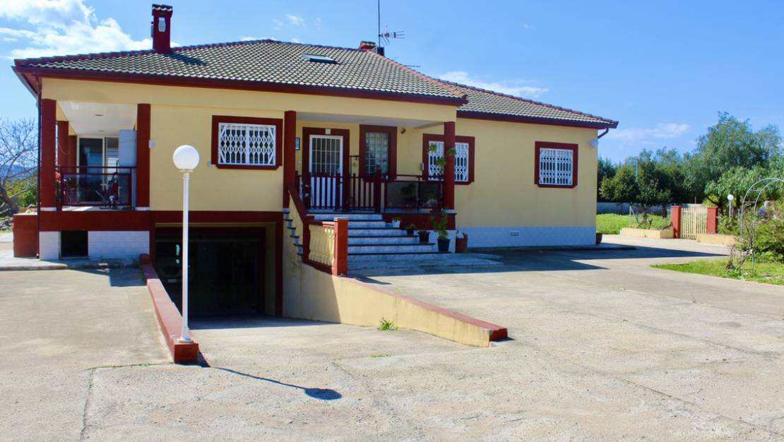 Villa for sale in Els Poblets 