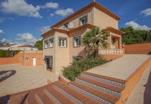 Вилла - Продажа - Calpe - Partida La Calalga