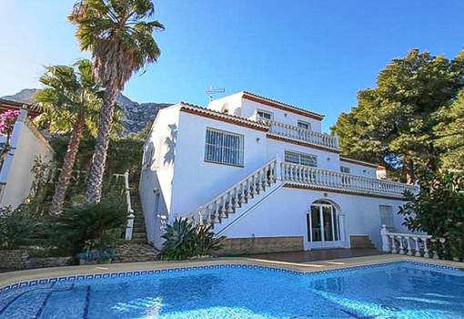 Вилла - Продажа - Denia - Altomira