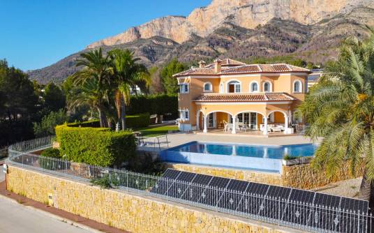 Villa - Sprzedaż - Javea - El Garroferal